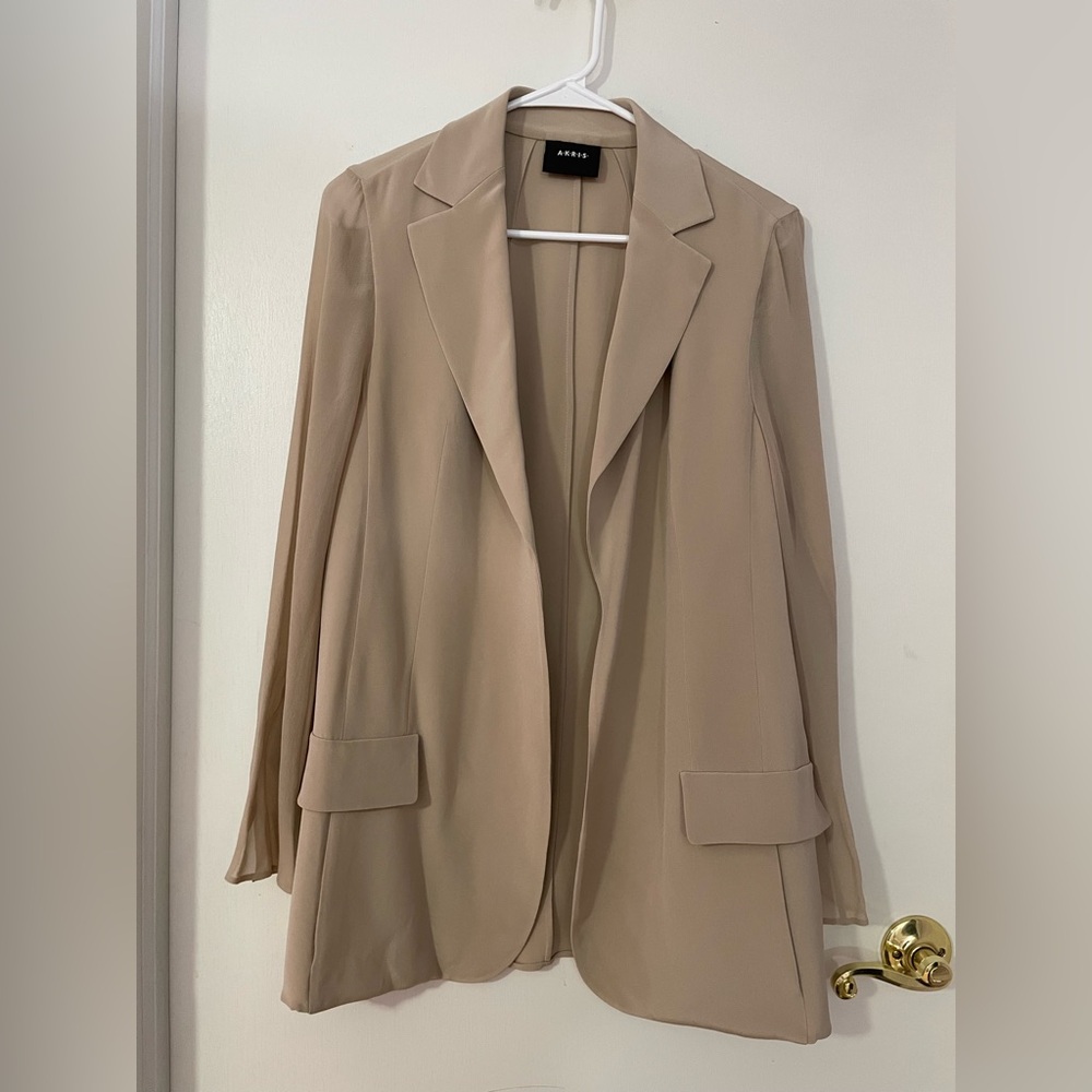 Akris blazer, 100% silk, size 8, new without tag